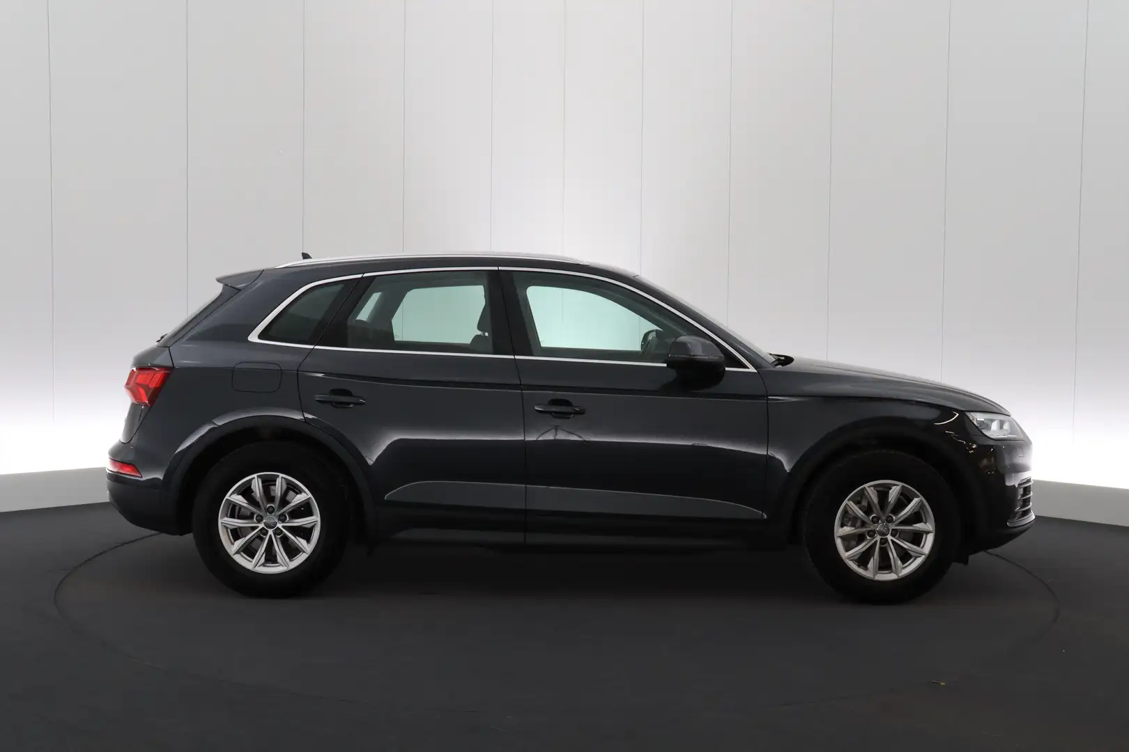 Audi Q5 35 TDi Business Ed. S-Tronic LEDER/CUIR LED GPS PD Gris - 2