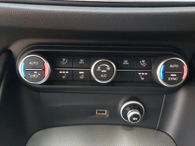 Alfa Romeo Stelvio Veloce 2.2 16V 210 AT8 Q4 Ansicht 16