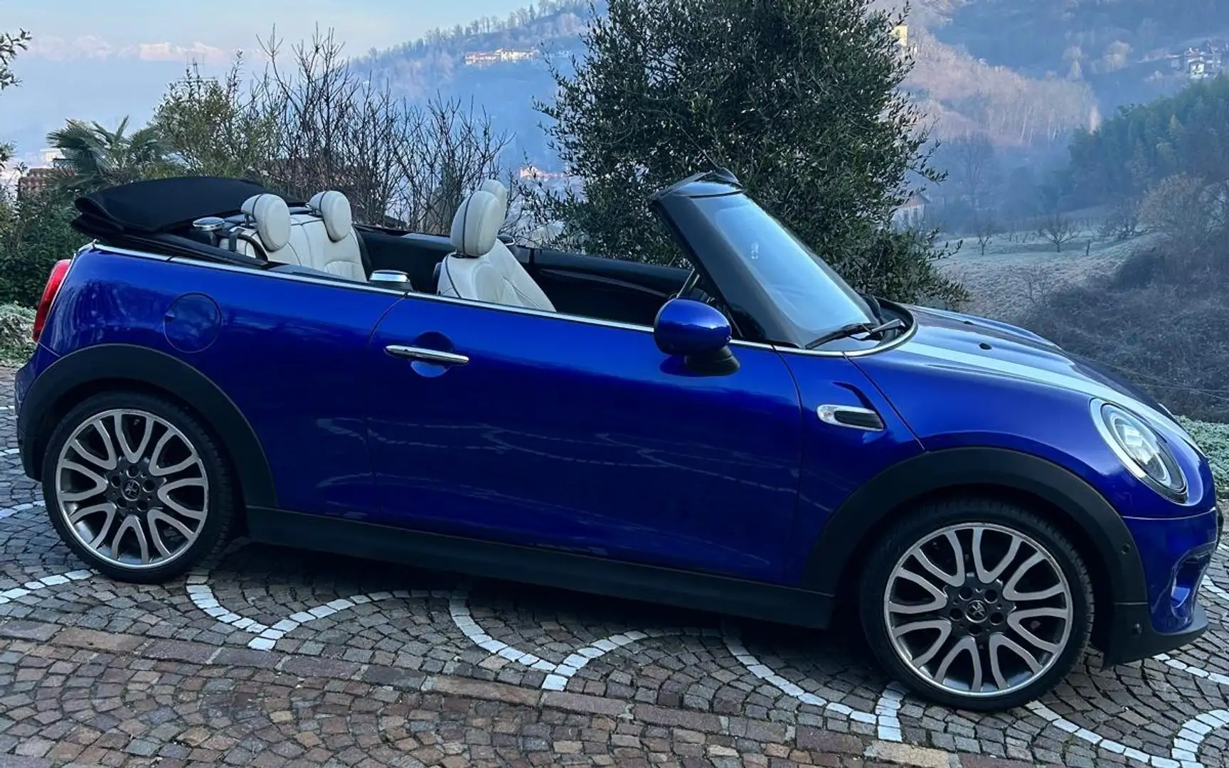 MINI Cooper D Cabrio Mini IV F57 2018 Cabrio 1.5 auto Blau - 1