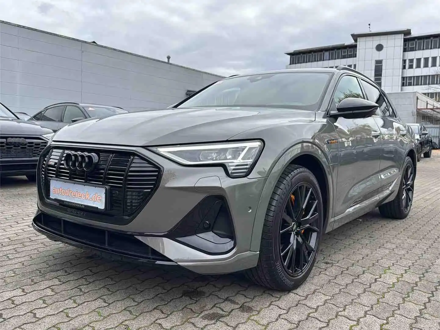 Audi e-tron 55 2x S line BLACK EDITION HuD PANO NIGHT Gris - 1