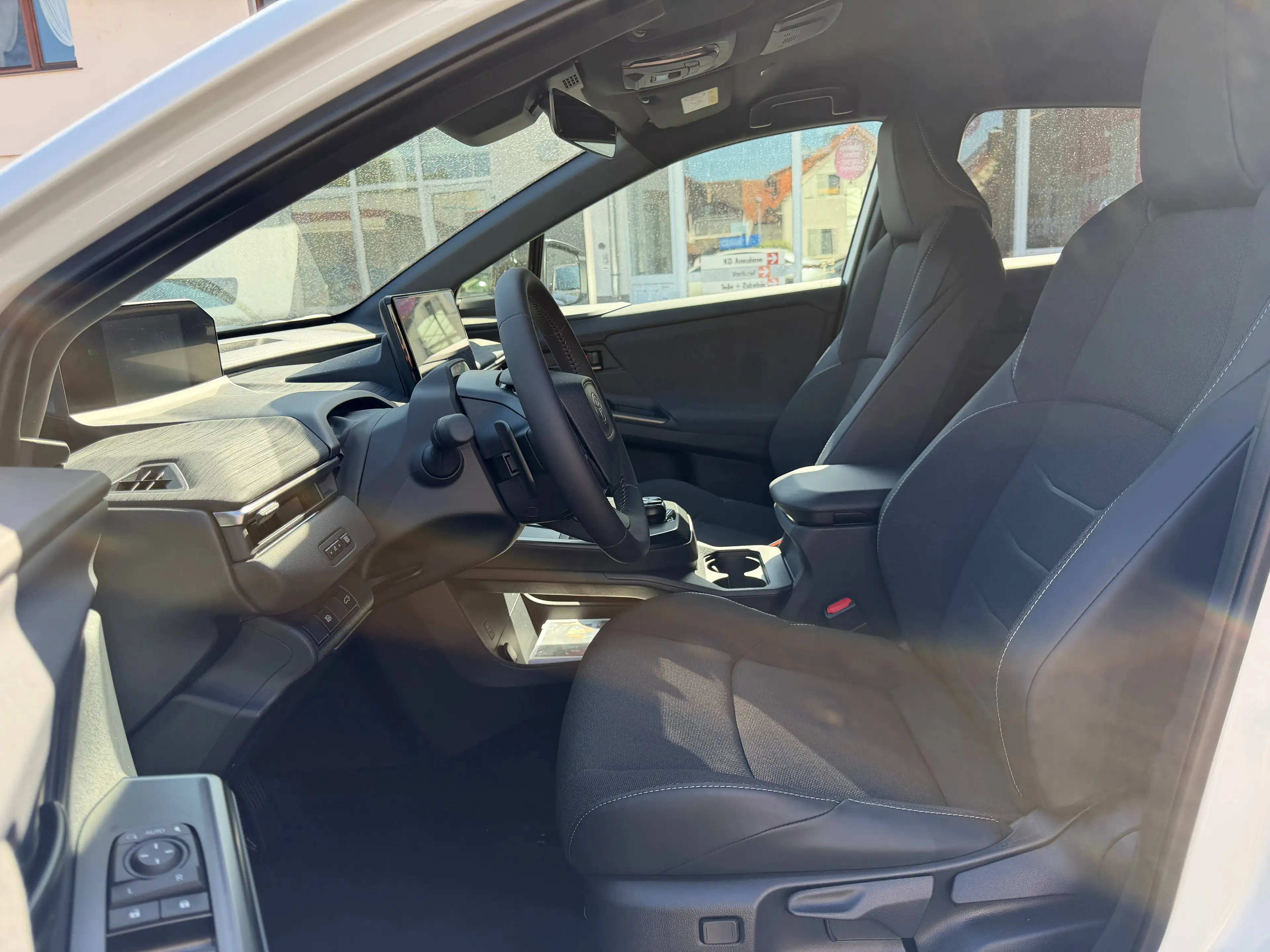 Toyota C-HR+ 165 kW Teamplayer — photo 9
