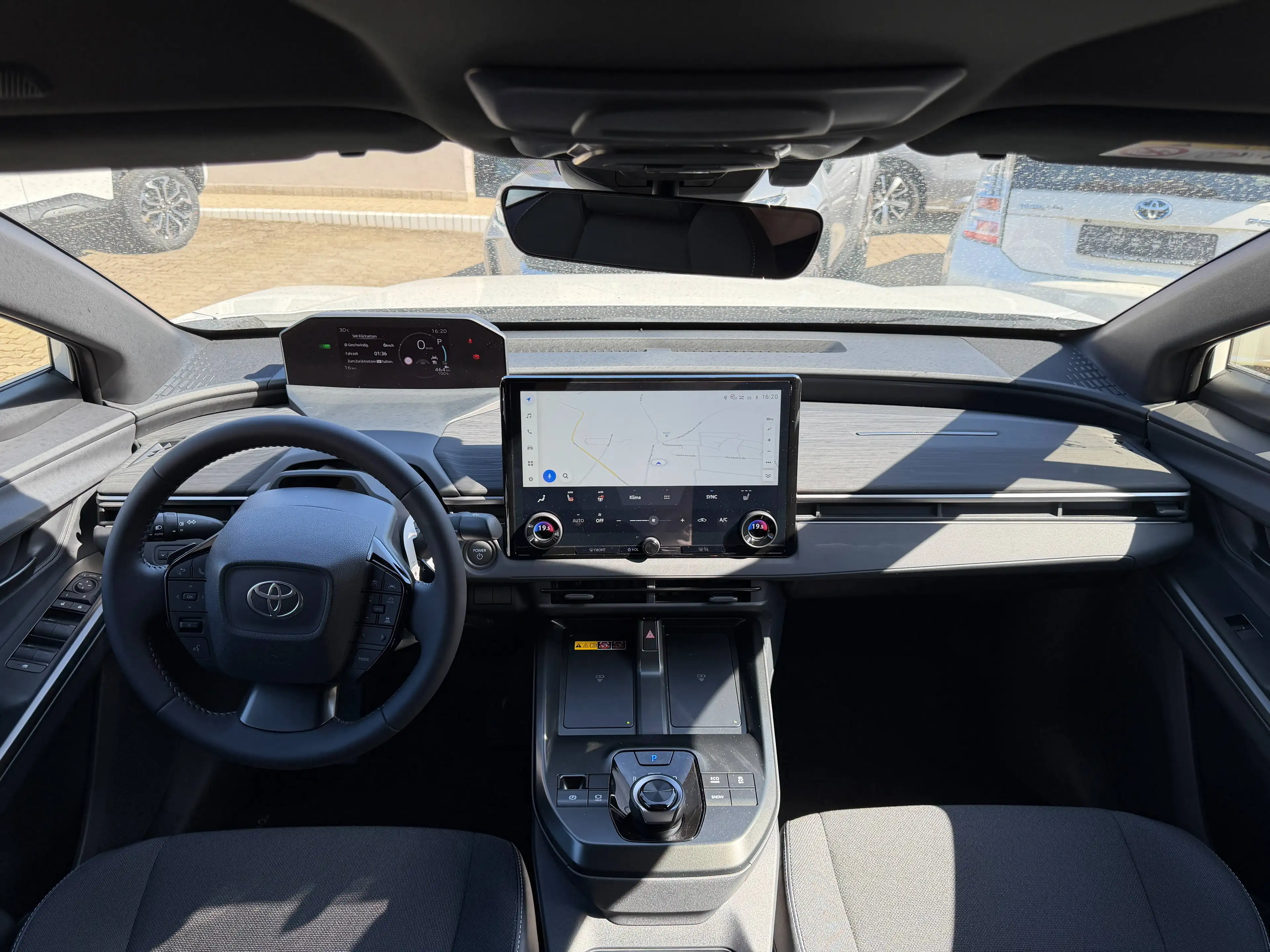 Toyota C-HR+ 165 kW Teamplayer — photo 12