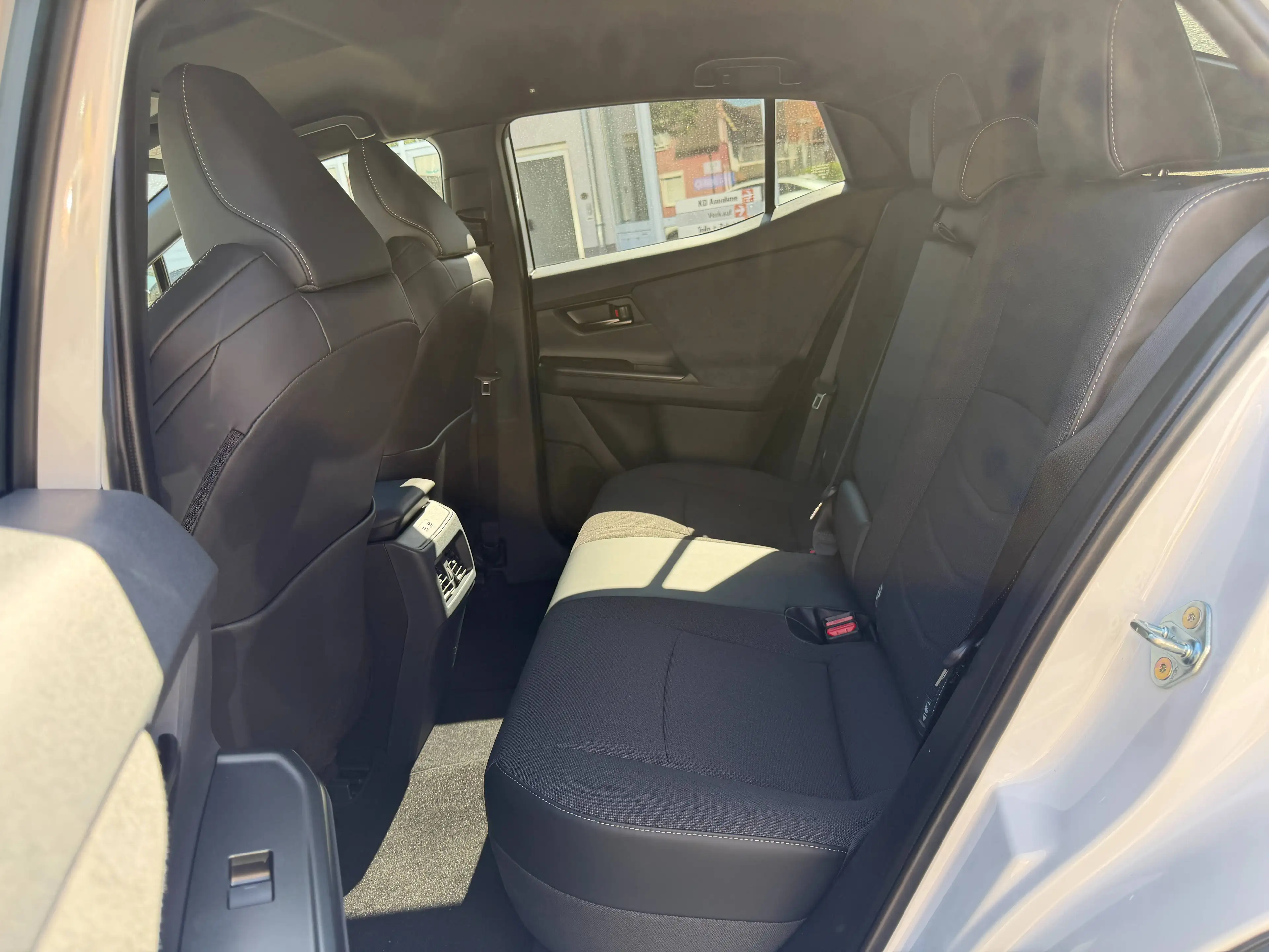 Toyota C-HR+ 165 kW Teamplayer — photo 11