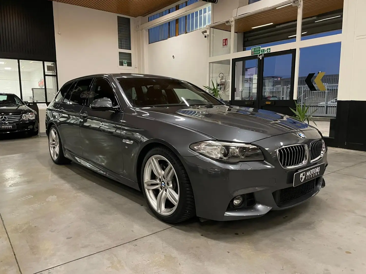 BMW 525 Serie 5 F11 Touring 525d Touring Msport E6 Gris - 2