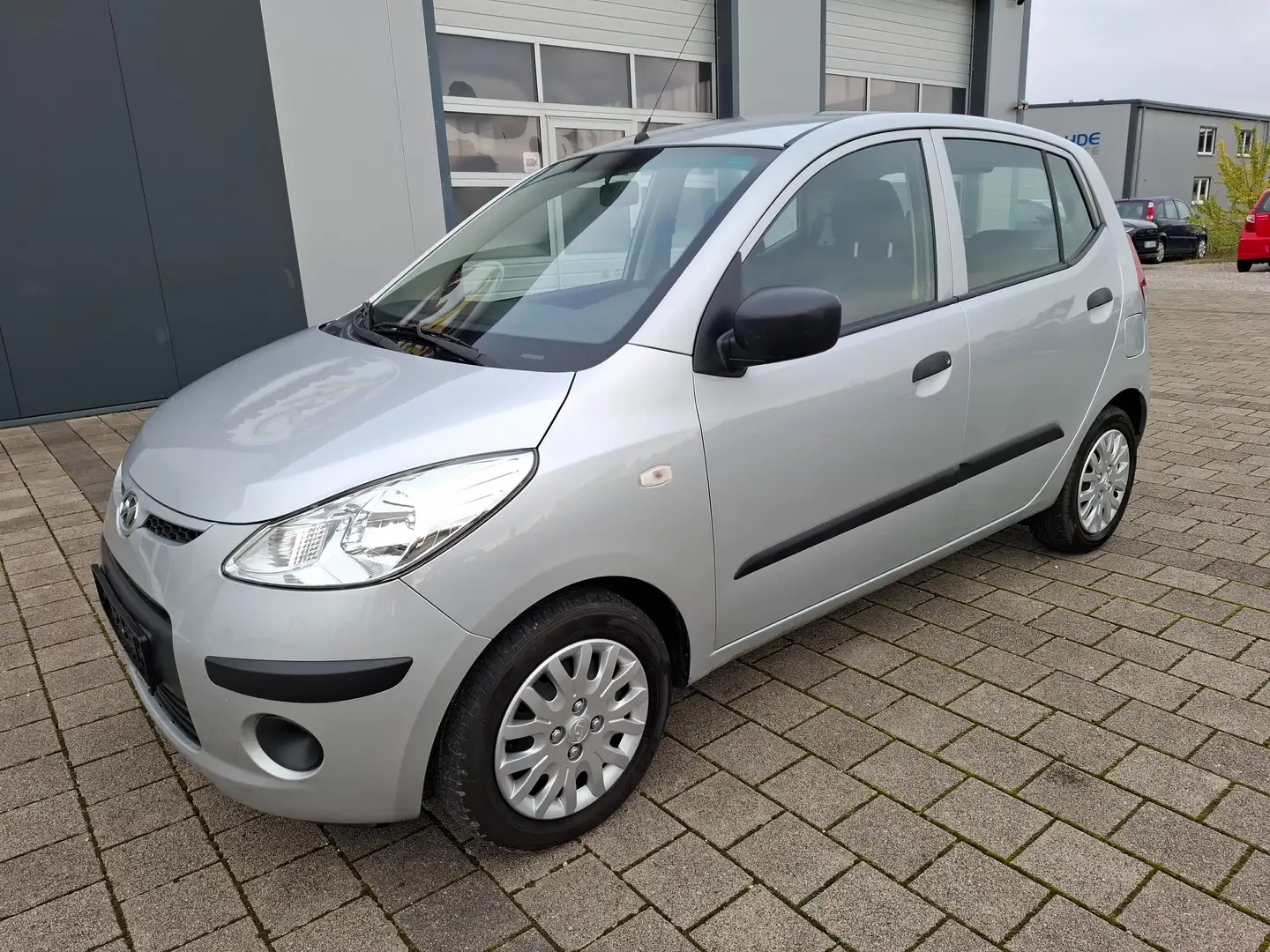 Hyundai i10 i10 1.2 Automatik Style 2.Hand,Klimaanlage,27tkm Silber - 2
