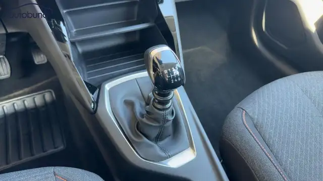 Peugeot 208 view 12