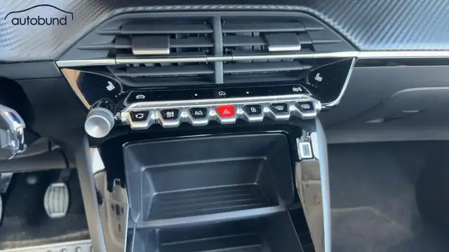 Peugeot 208 view 13