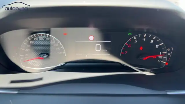 Peugeot 208 view 11