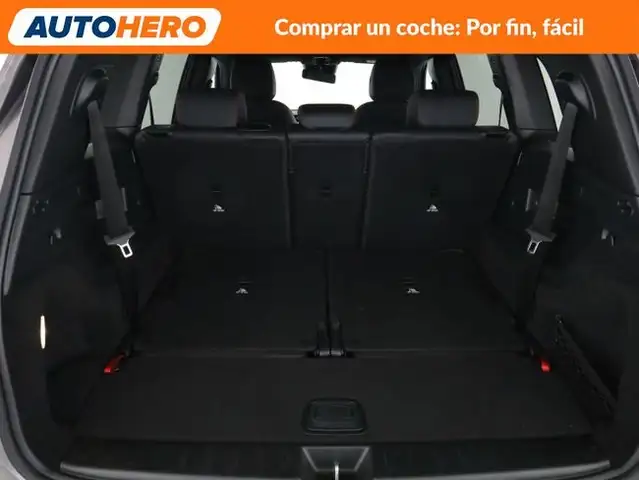 Mercedes-Benz GLB view 18