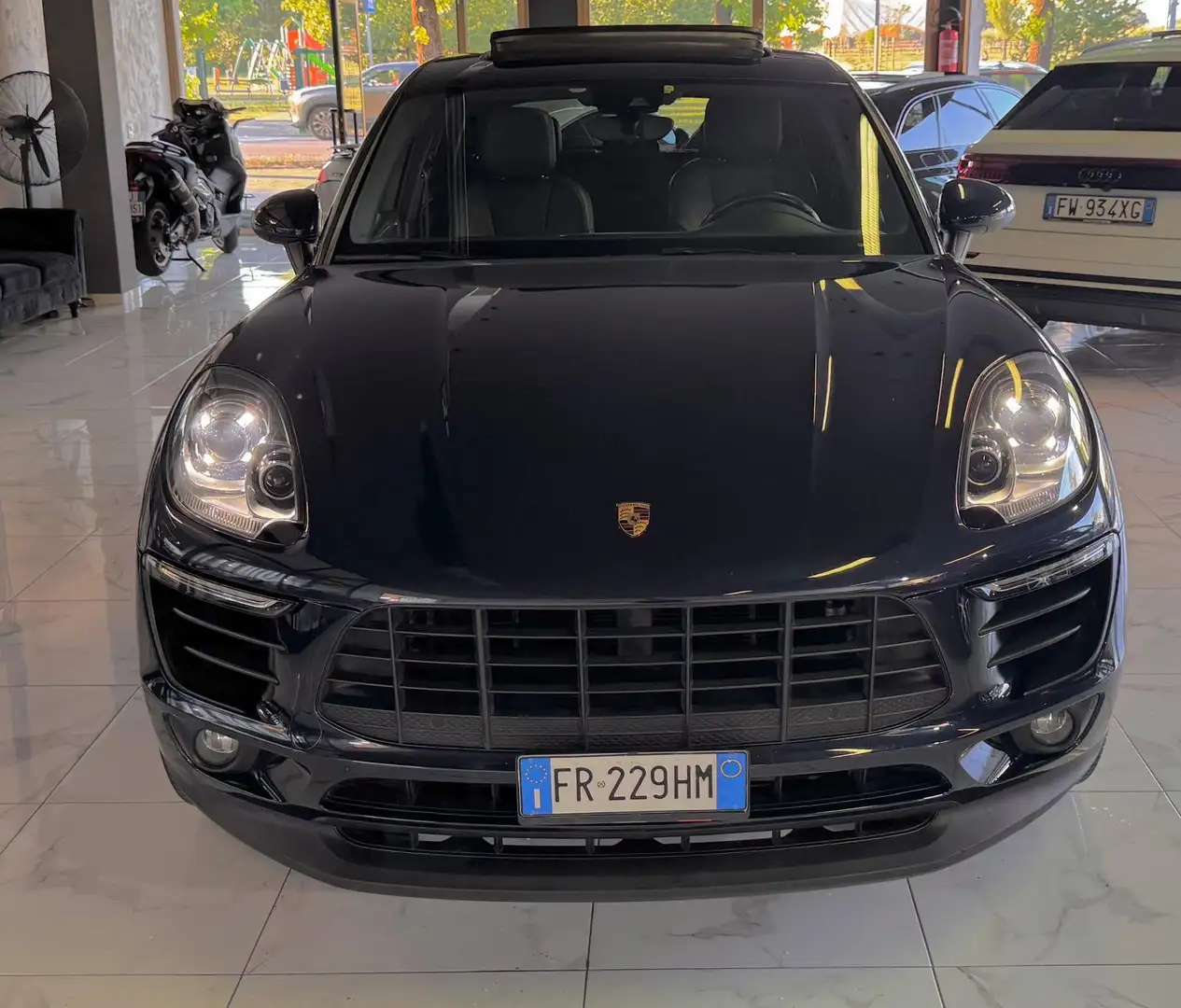Porsche Macan Benzina IVA ESPOSTA Unico Proprietario - 2