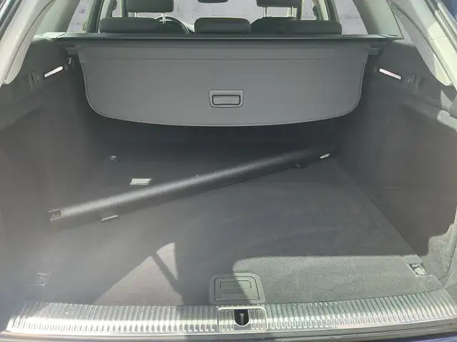 Audi A4 view 14