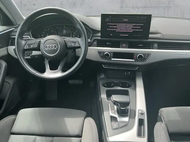 Audi A4 view 9