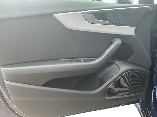 Audi A4 view 15