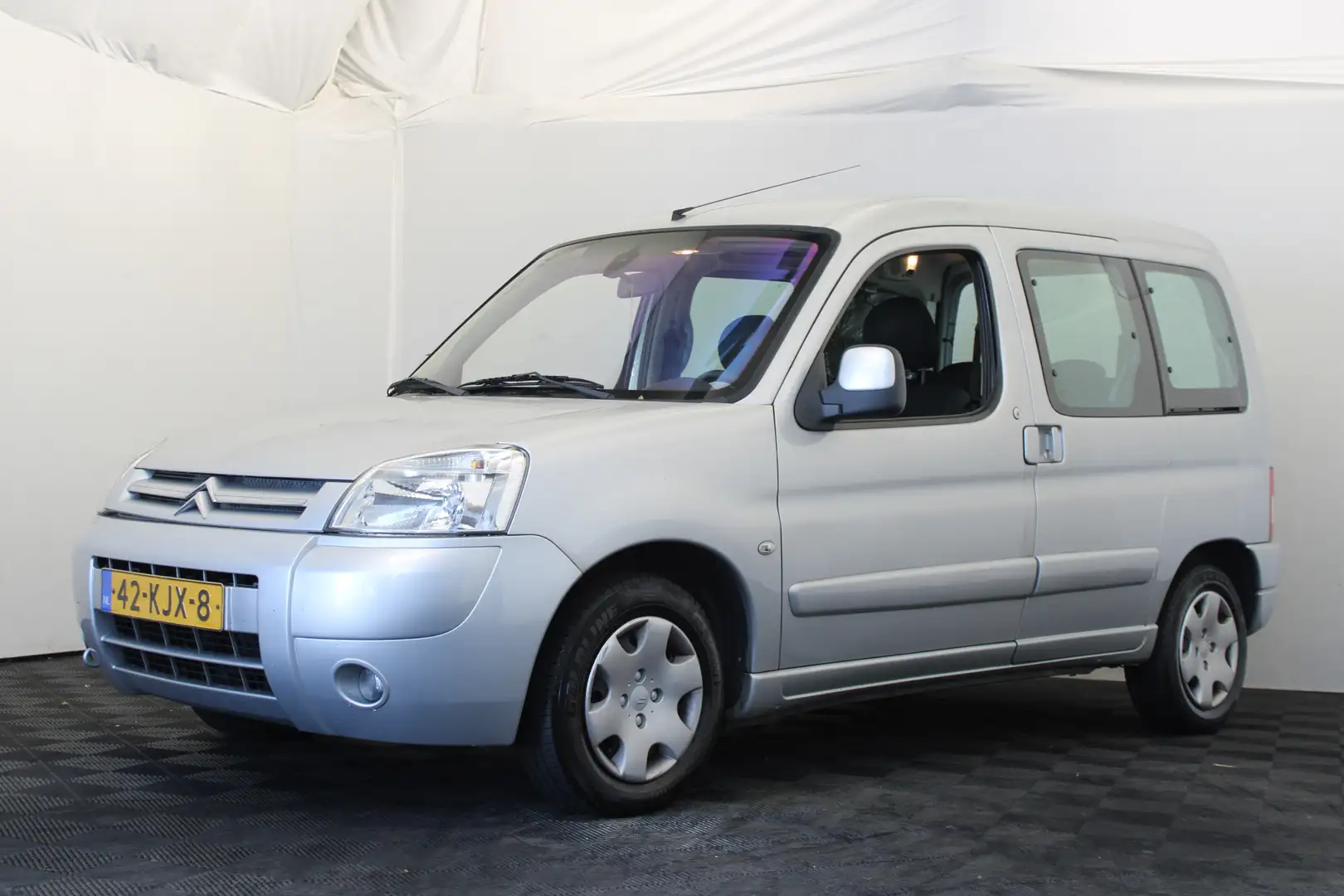 Citroen Berlingo 1.4i First Grijs - 1