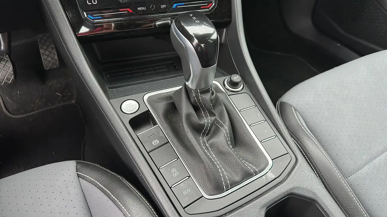 Volkswagen Jetta снимка Volkswagen Jetta