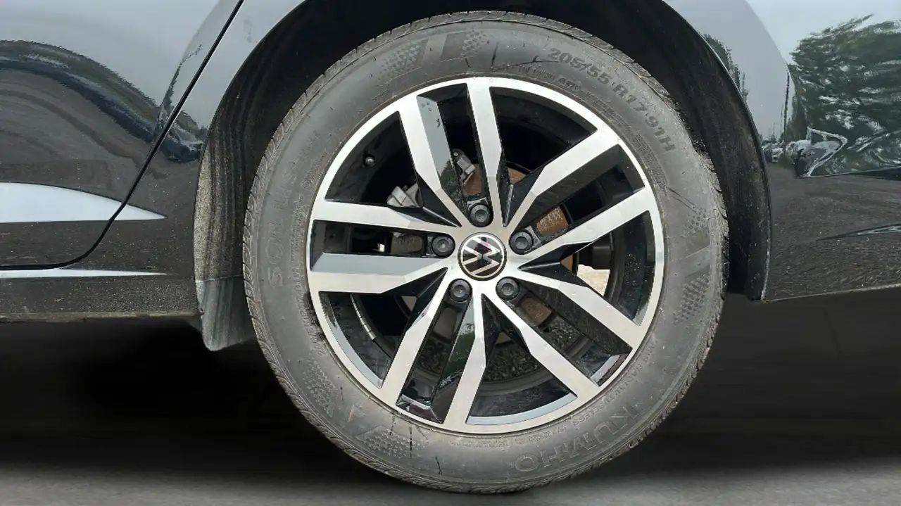 Volkswagen Jetta снимка Volkswagen Jetta
