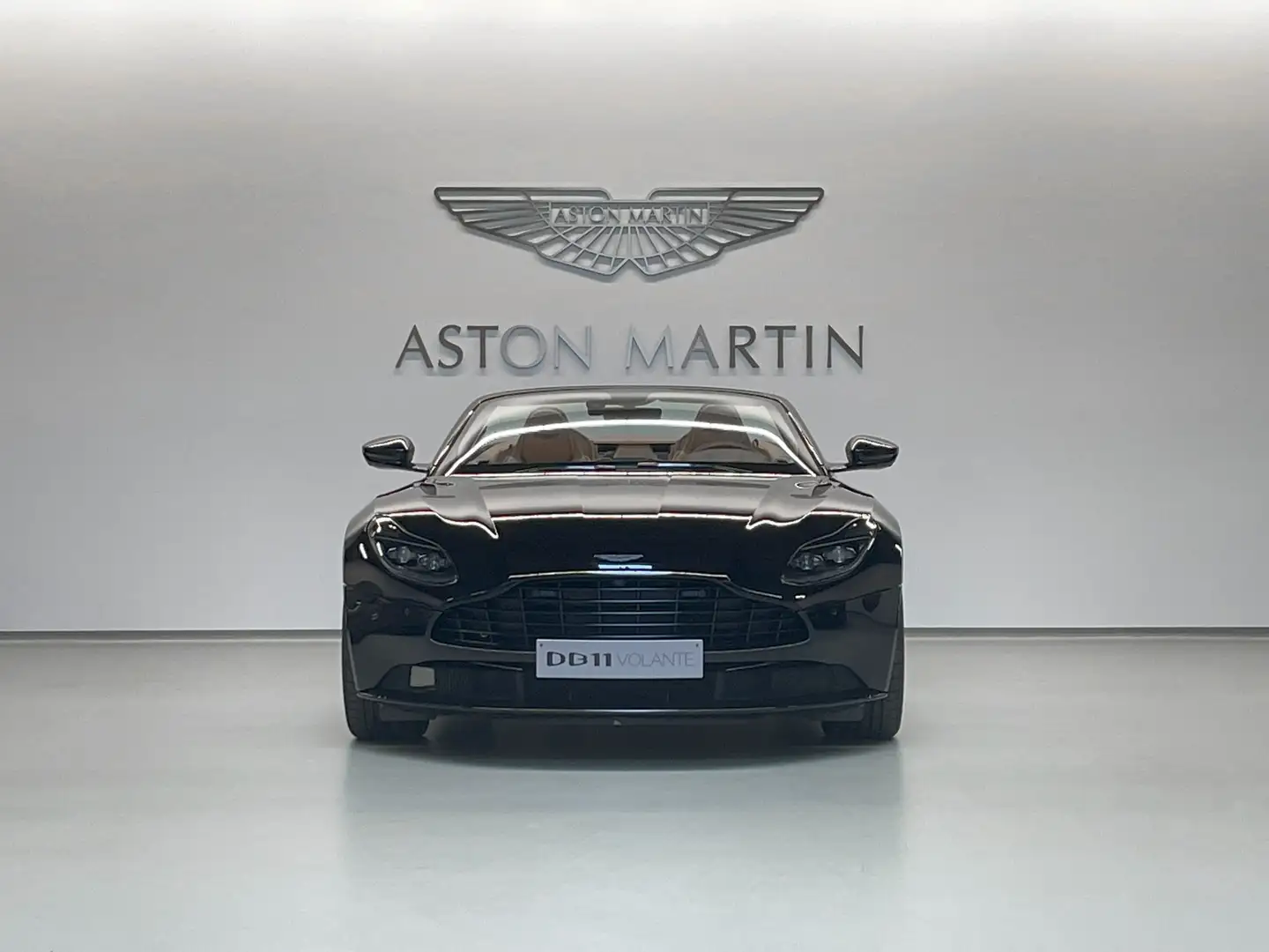 Aston Martin DB11 V8 Volante | Aston Martin Brussels Black - 2