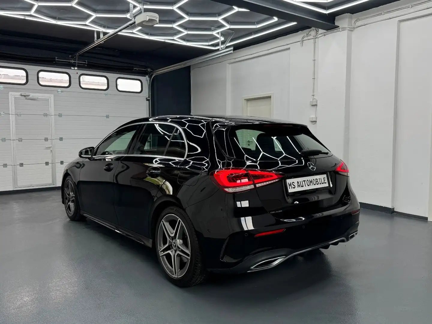 Mercedes-Benz A 200 *AMG Packet* KAMERA*ACC*ALCANTARA* Schwarz - 2