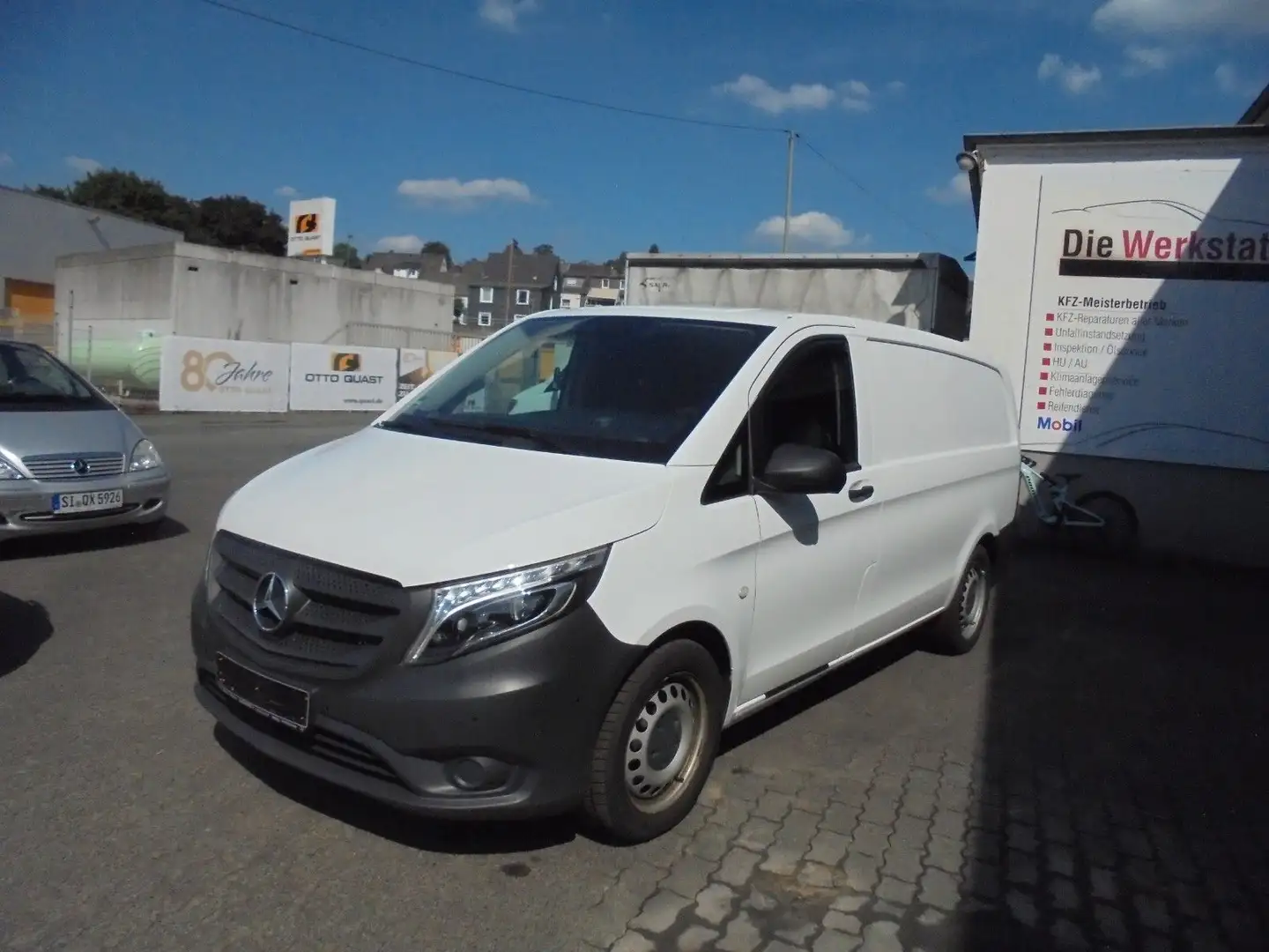 Mercedes-Benz Vito Kasten  119 CDI/BT 4x4 lang, Einbauschränke Weiß - 1
