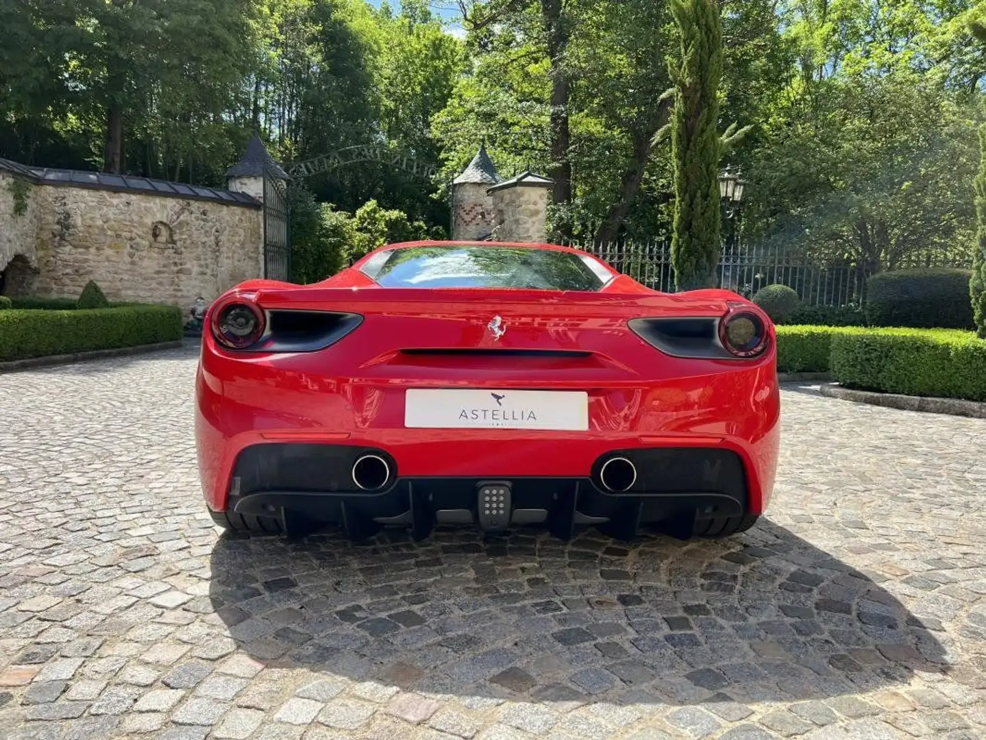 Ferrari 488 V8 3,9 T 670ch Rot - 2
