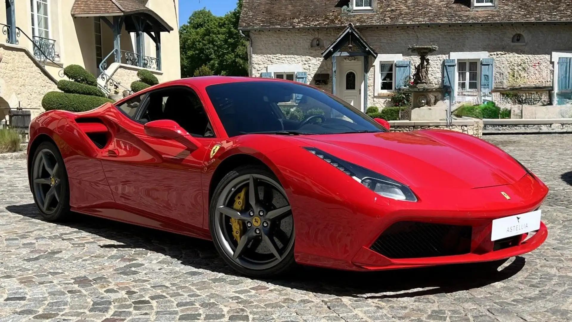 Ferrari 488 V8 3,9 T 670ch Rot - 1