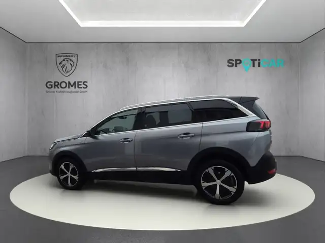 Peugeot 5008 view 6