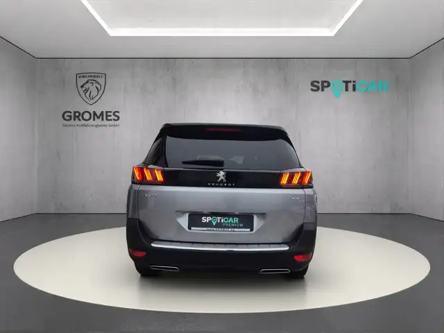 Peugeot 5008 view 4