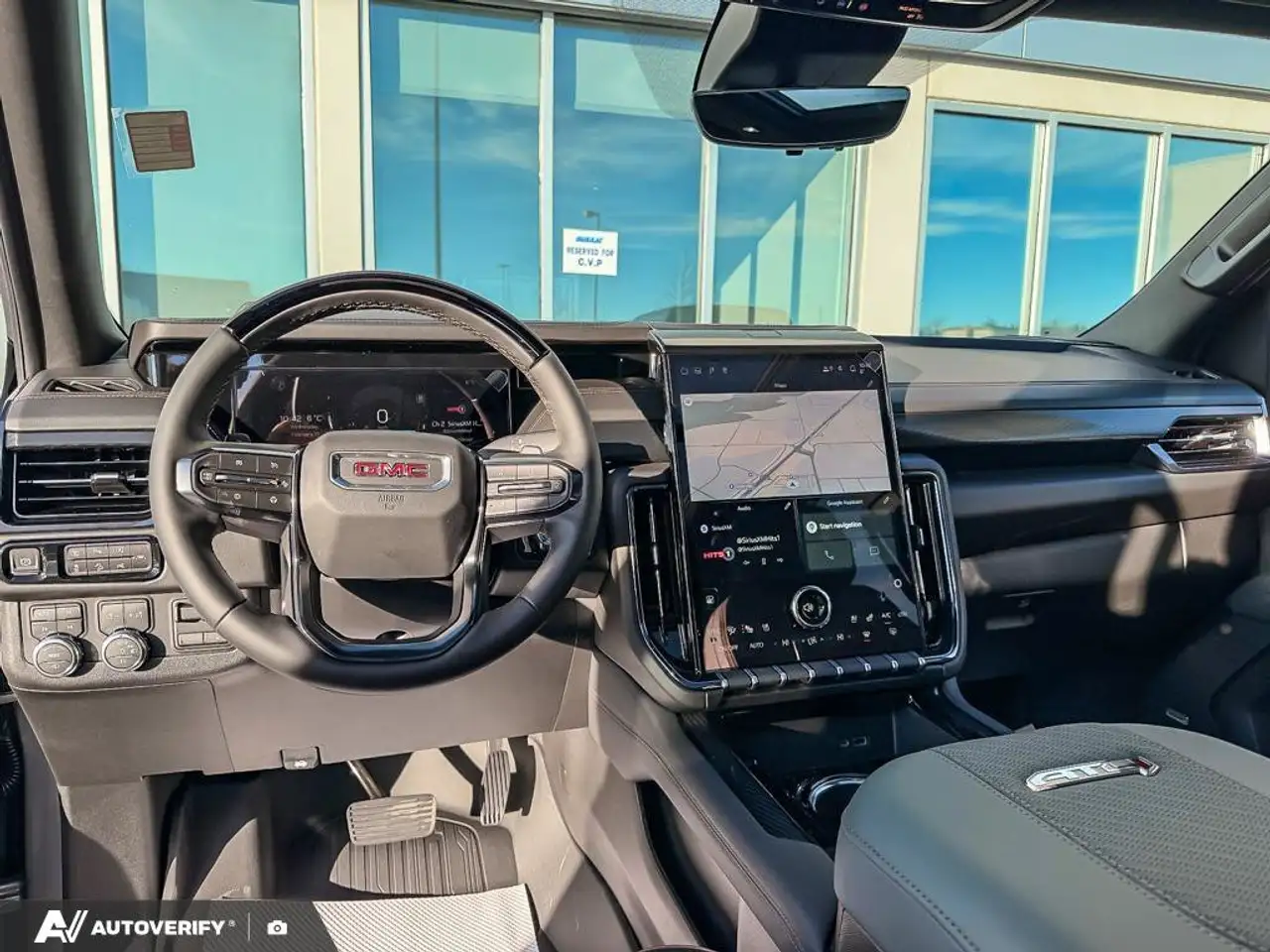 GMC Yukon снимка GMC Yukon