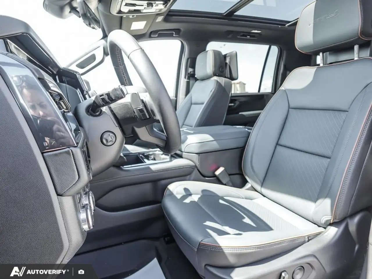 GMC Yukon снимка GMC Yukon