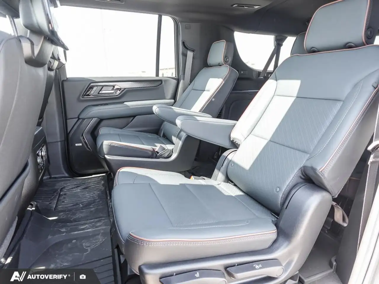 GMC Yukon снимка GMC Yukon