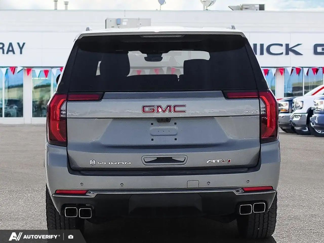 GMC Yukon снимка GMC Yukon
