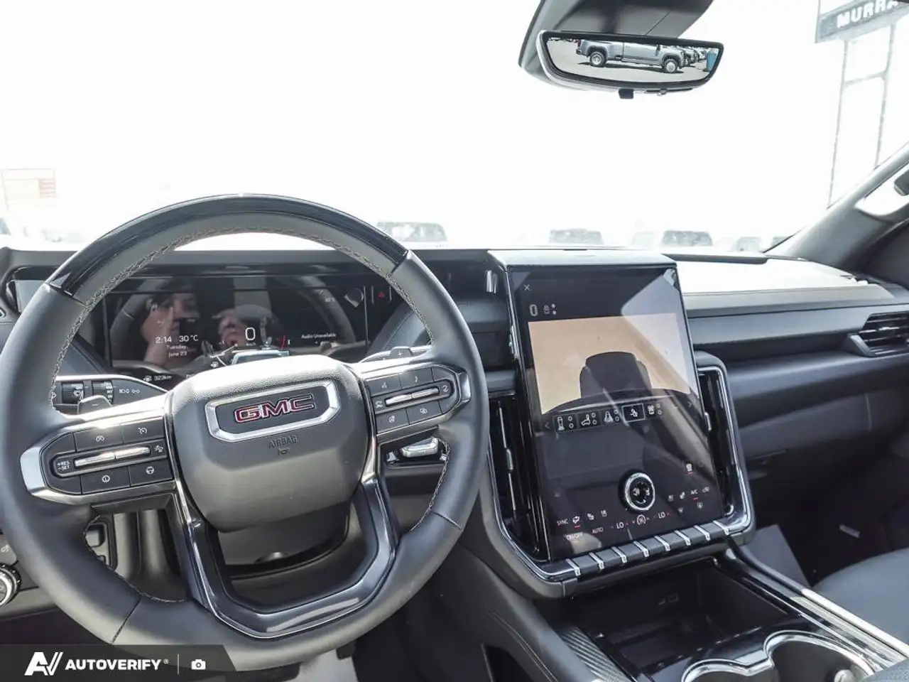 GMC Yukon снимка GMC Yukon