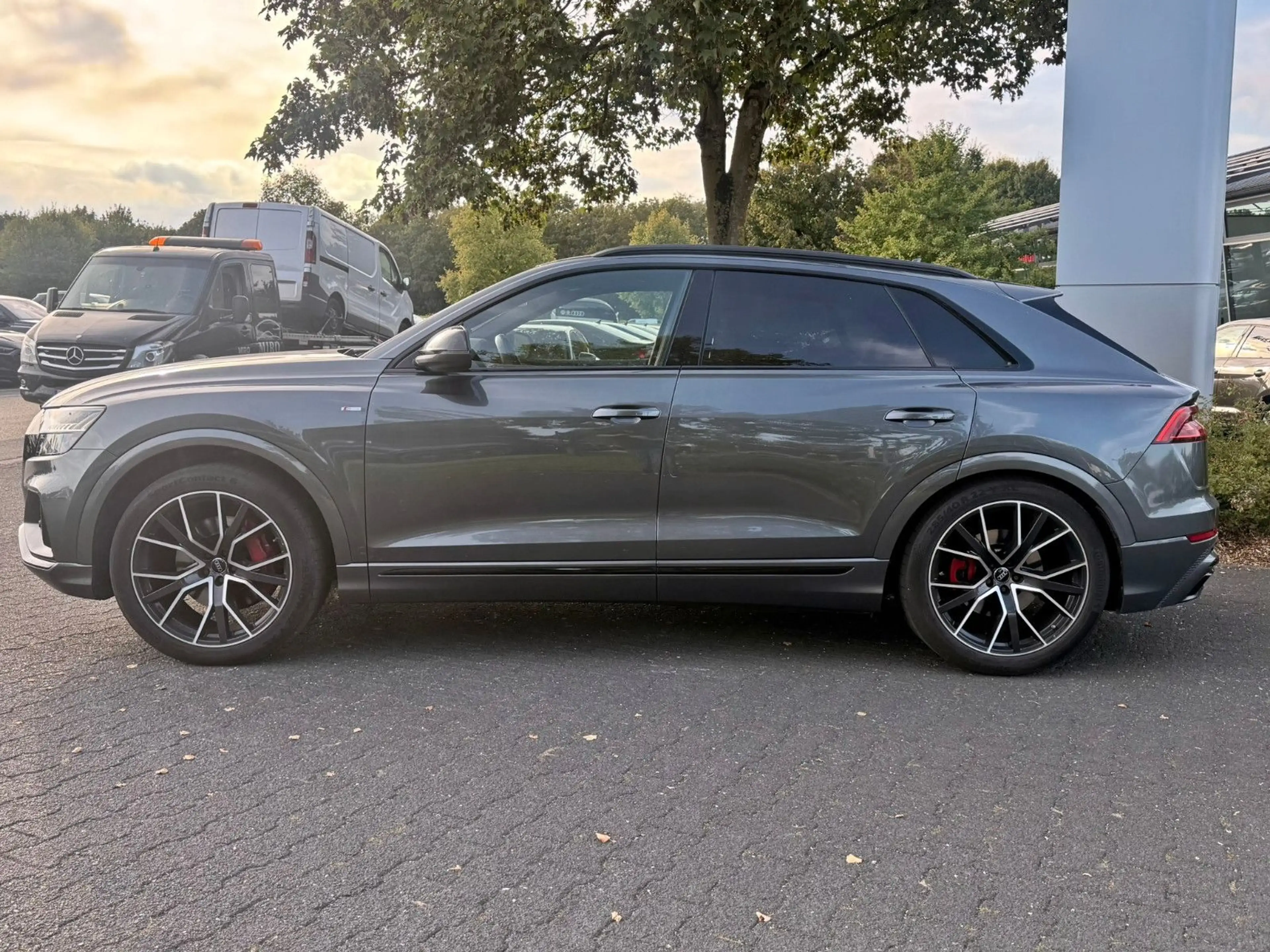 Audi Q8 50TDI qu S LINE BLACK PANO AHK *EXPORT* — photo 4