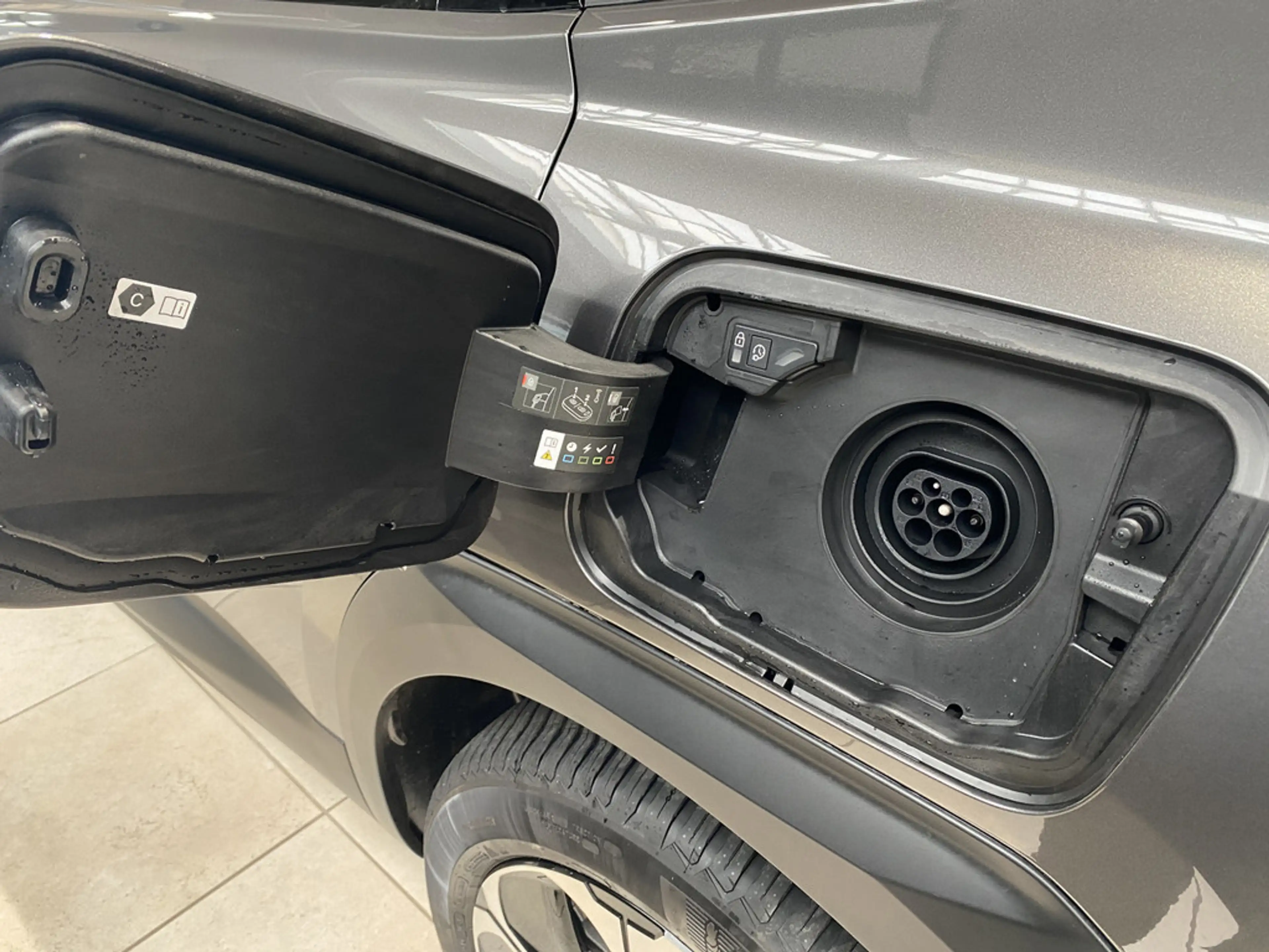 Citroen C5 Aircross Plug-In-Hybrid 195 PLUS ACC LED — photo 11
