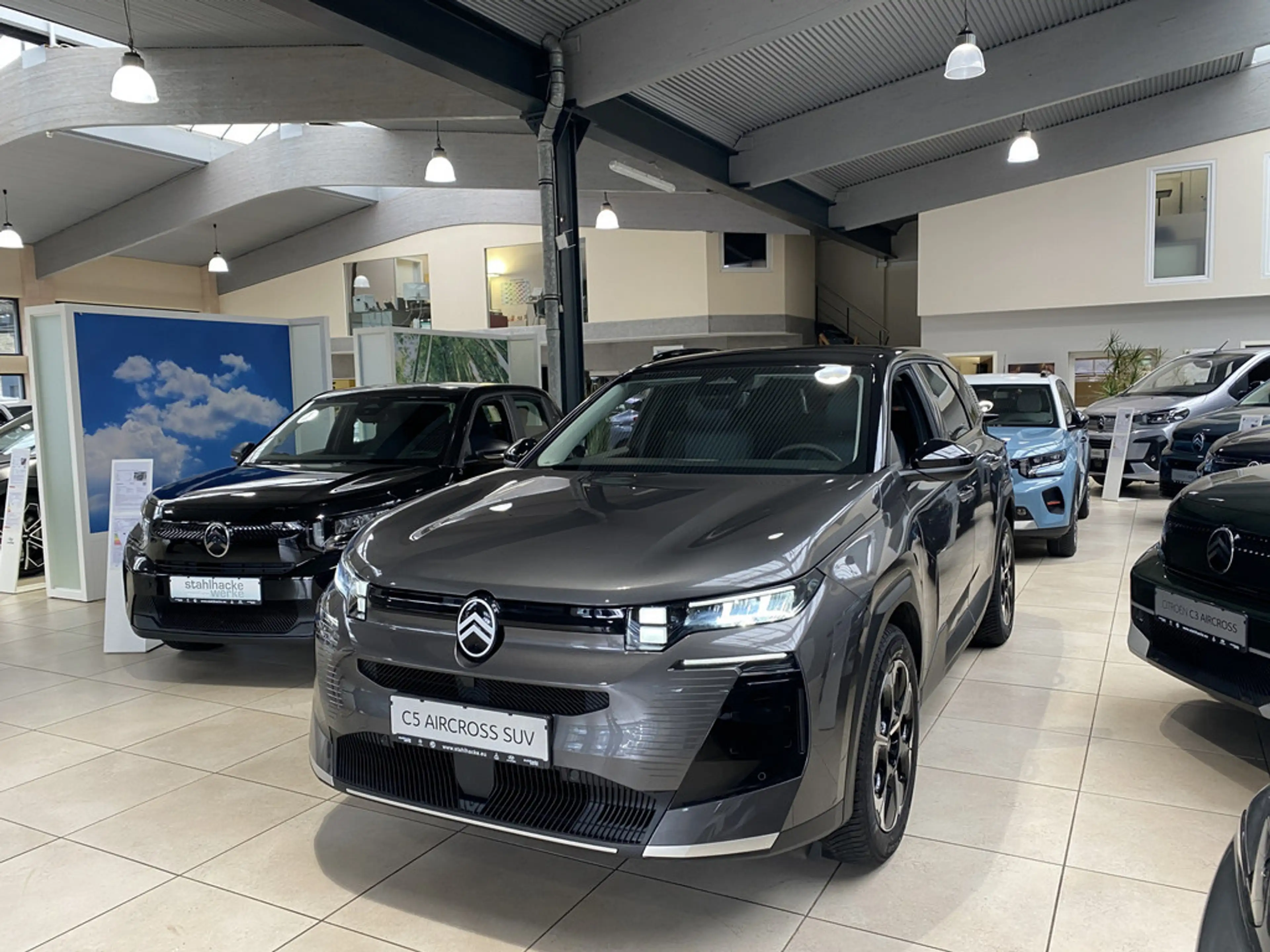 Citroen C5 Aircross Plug-In-Hybrid 195 PLUS ACC LED — photo 3