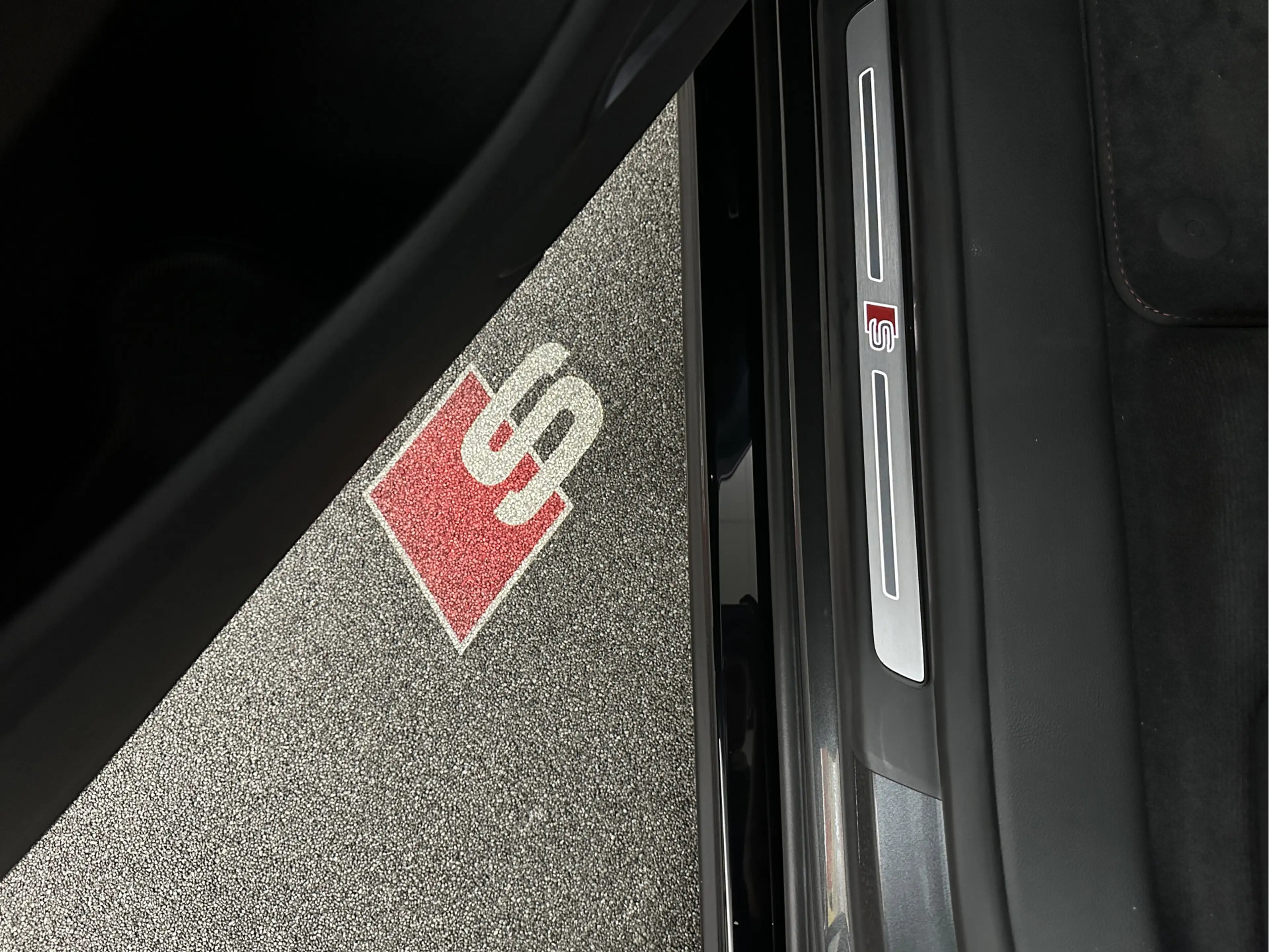 Audi Q8 60e Competition 490pk | 4WS | Massage | Carbon | V — photo 35