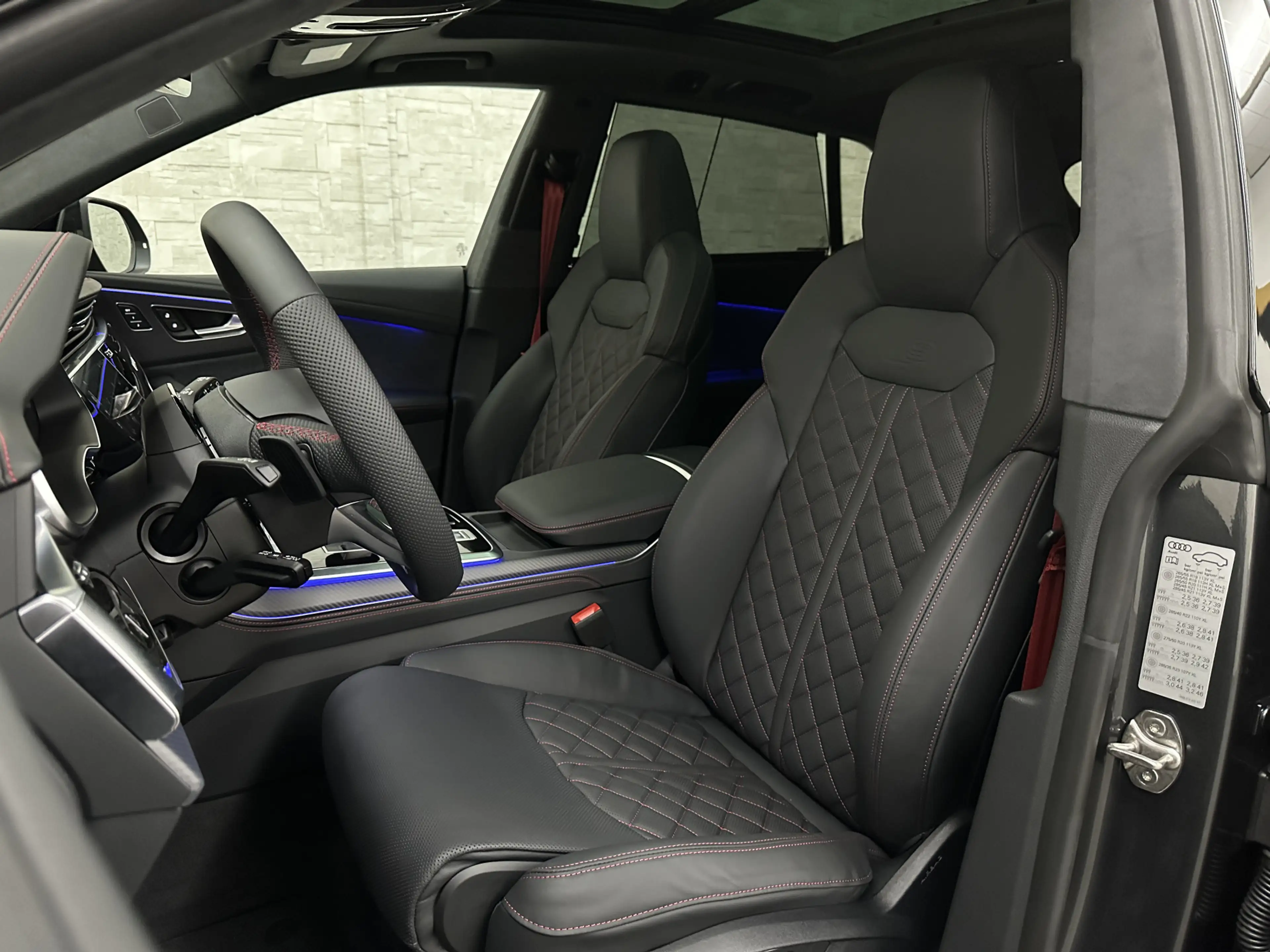 Audi Q8 60e Competition 490pk | 4WS | Massage | Carbon | V — photo 4