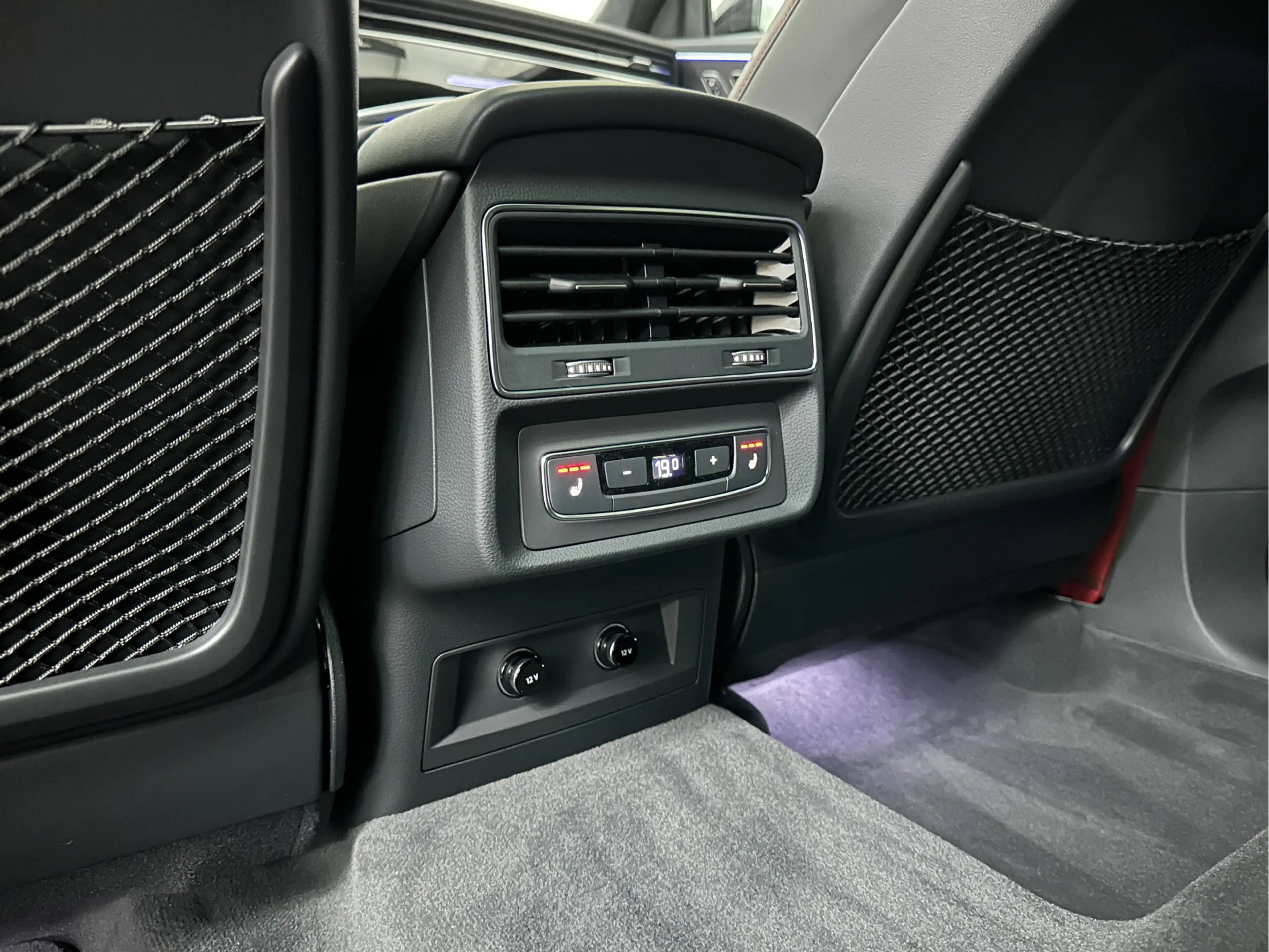 Audi Q8 60e Competition 490pk | 4WS | Massage | Carbon | V — photo 18