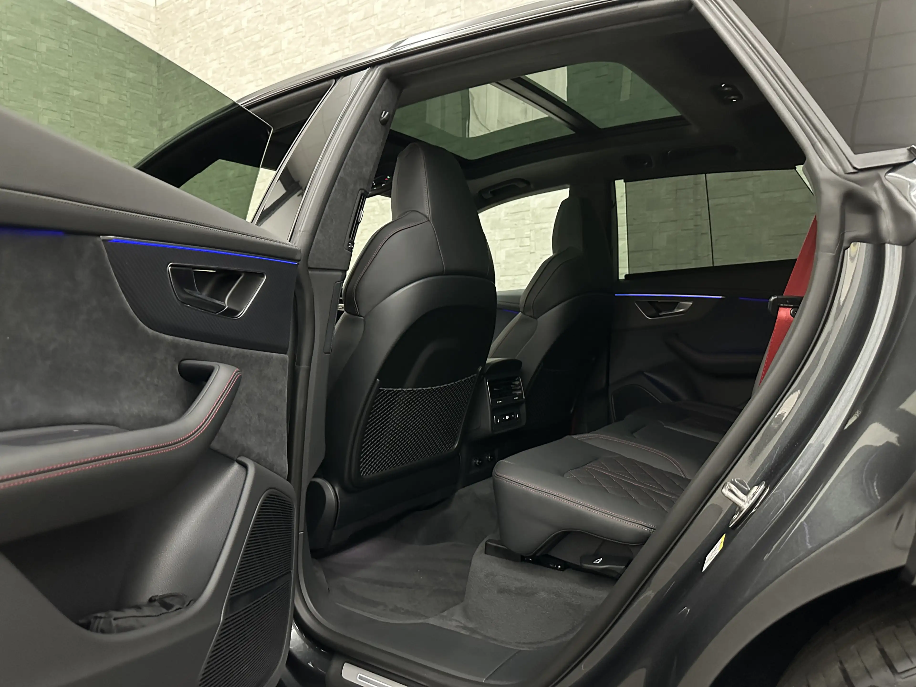 Audi Q8 60e Competition 490pk | 4WS | Massage | Carbon | V — photo 6
