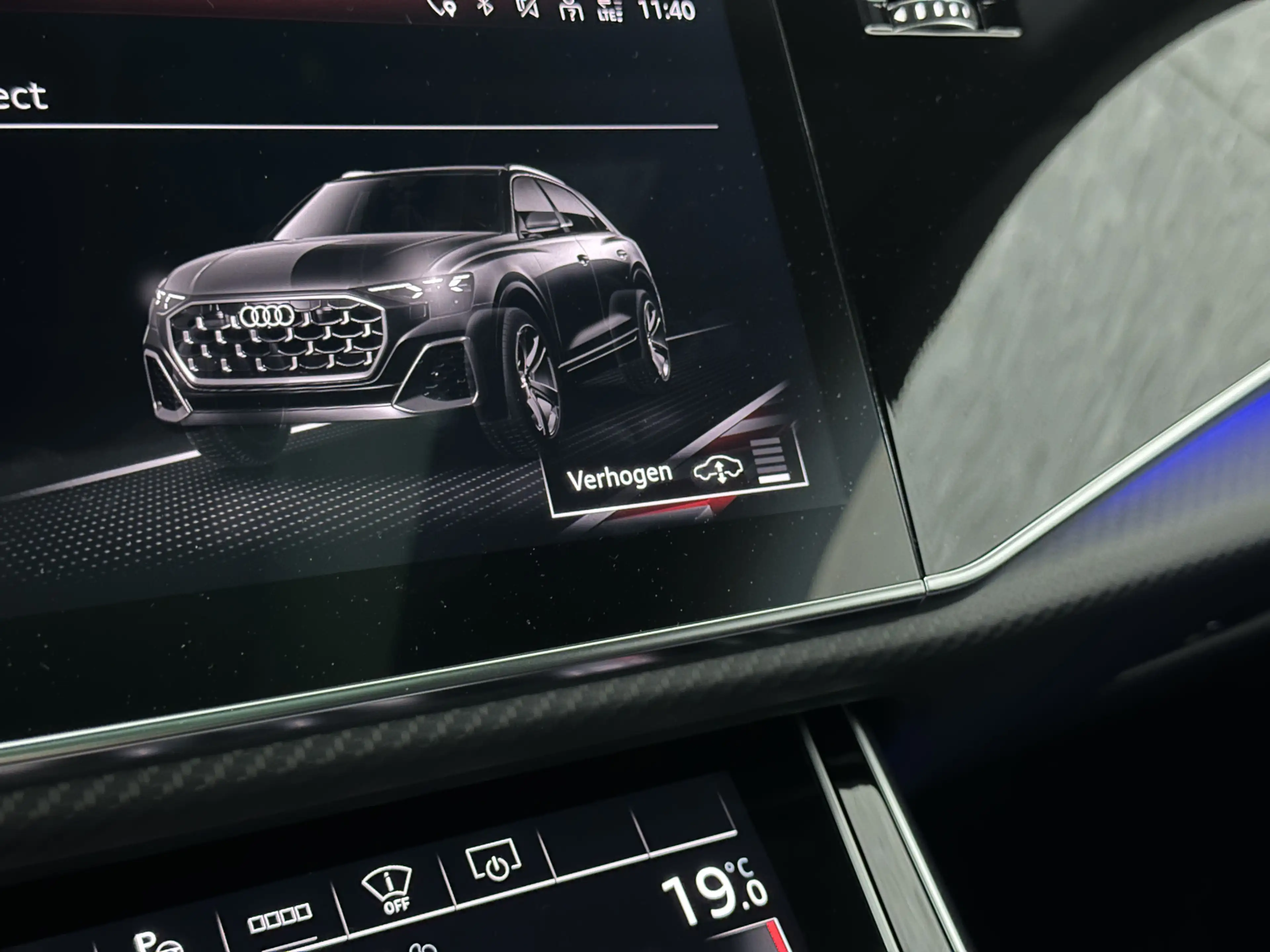 Audi Q8 60e Competition 490pk | 4WS | Massage | Carbon | V — photo 32