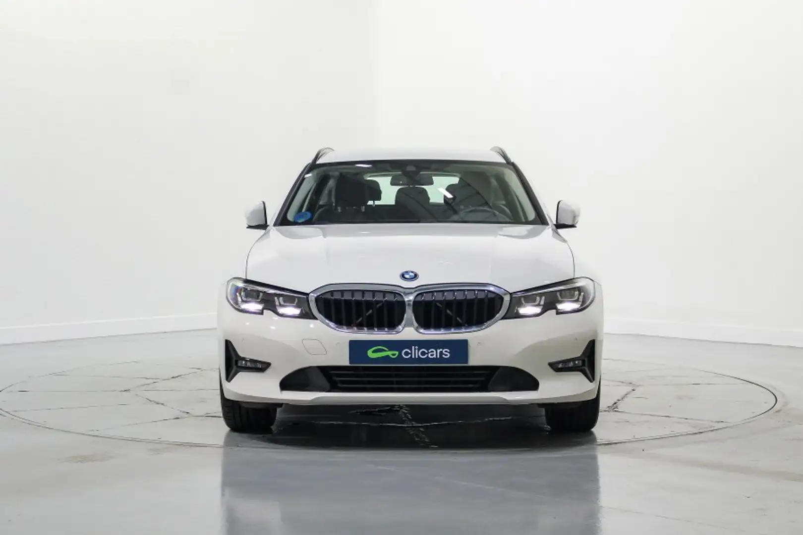 BMW 330 330e xDrive Touring Blanc - 2
