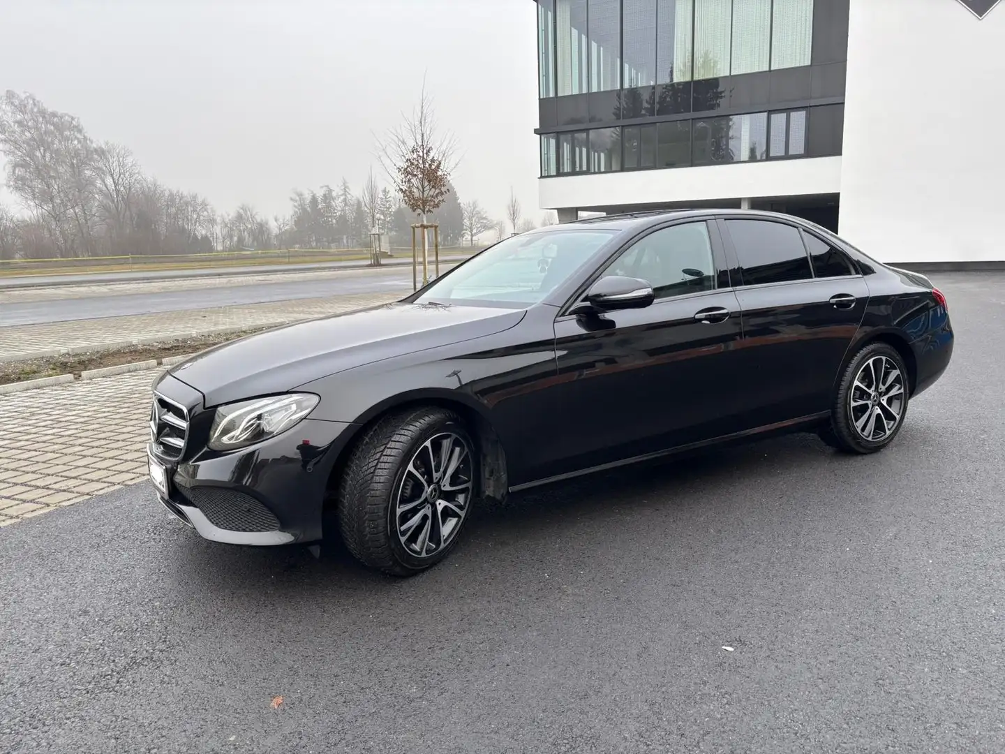 Mercedes-Benz E 220 E 220 d Aut. Schwarz - 1