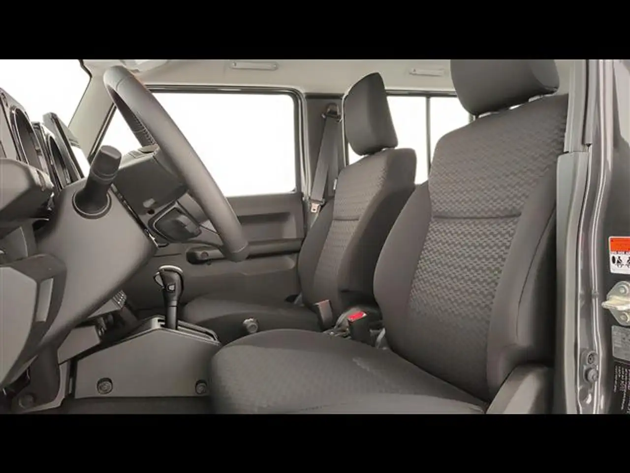 Suzuki Jimny 2025 — фото 10