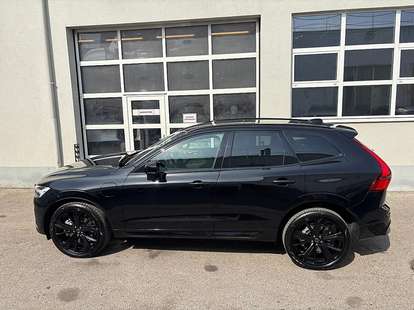 Volvo XC60 T6 AWD PHEV Ultra Black Edition Aut. Auto Stahl... Schwarz - 2