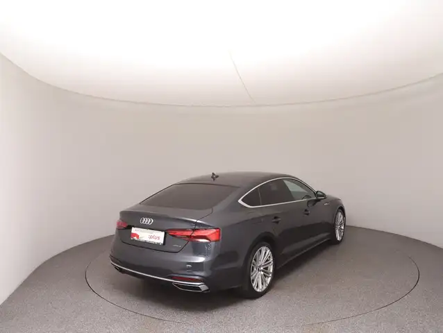 Audi A5 view 4