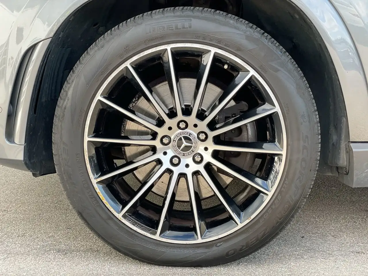 Mercedes-Benz GLE снимка Mercedes-Benz GLE
