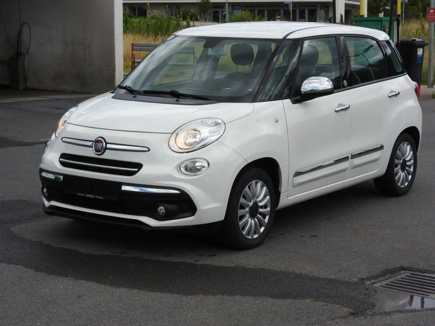 Fiat 500L 1,3 MultiJet 95 SCR Urban +Bluetooth+PDC+Alufelgen Weiß - 1