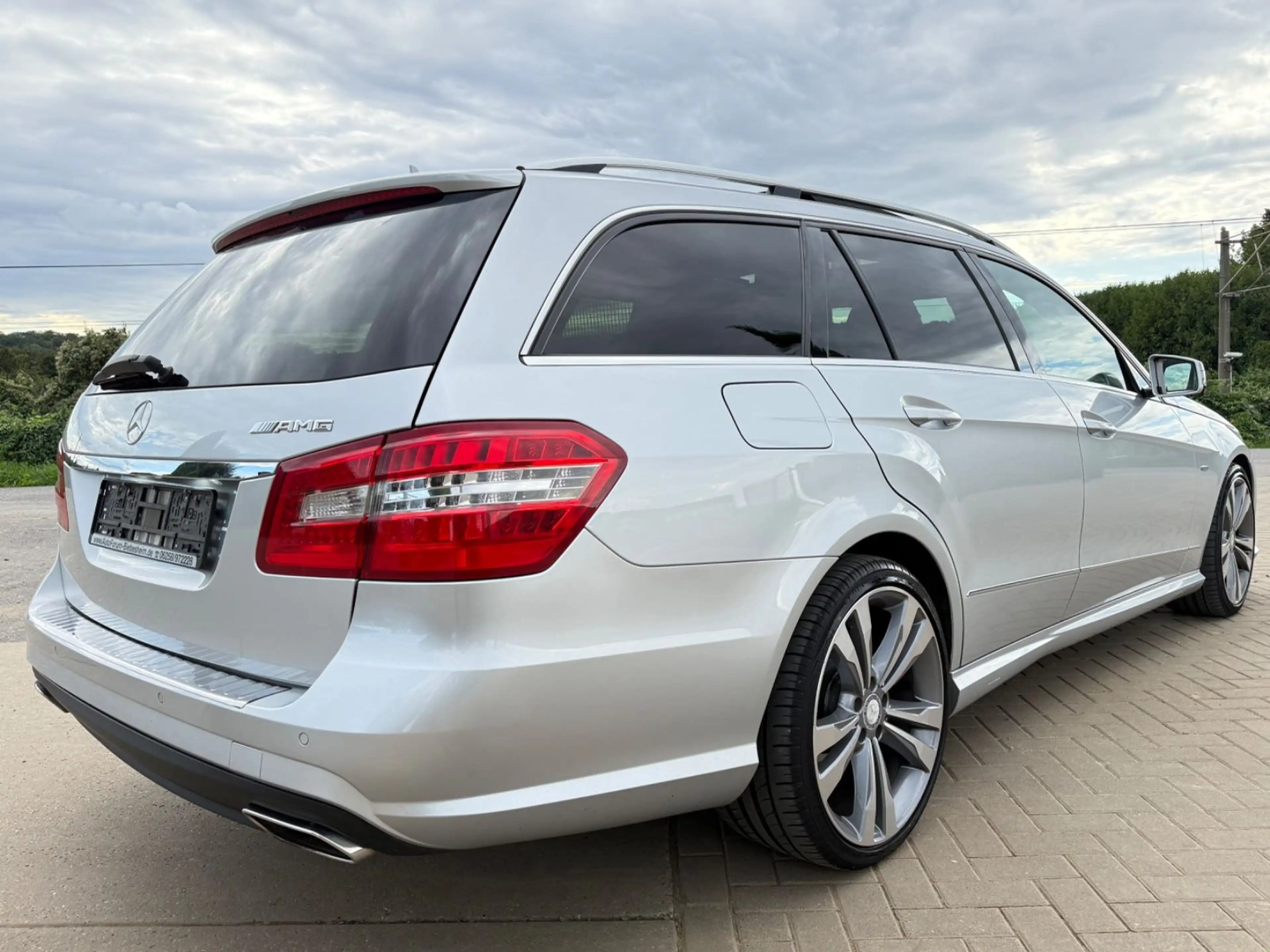 Mercedes-Benz E 350 CDI*AMG PAKET*AVANTGARD*PANO*MEMORY*EL.AHK — photo 13
