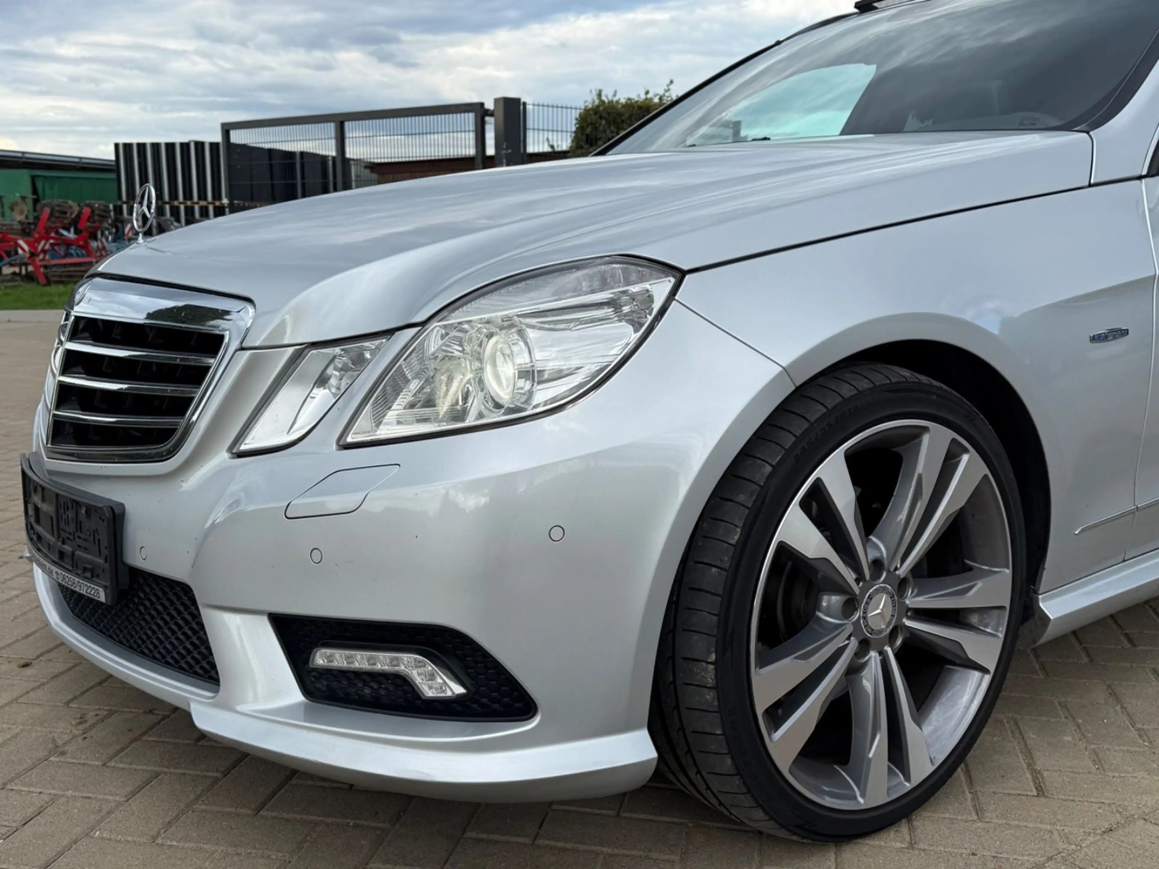 Mercedes-Benz E 350 CDI*AMG PAKET*AVANTGARD*PANO*MEMORY*EL.AHK — photo 4