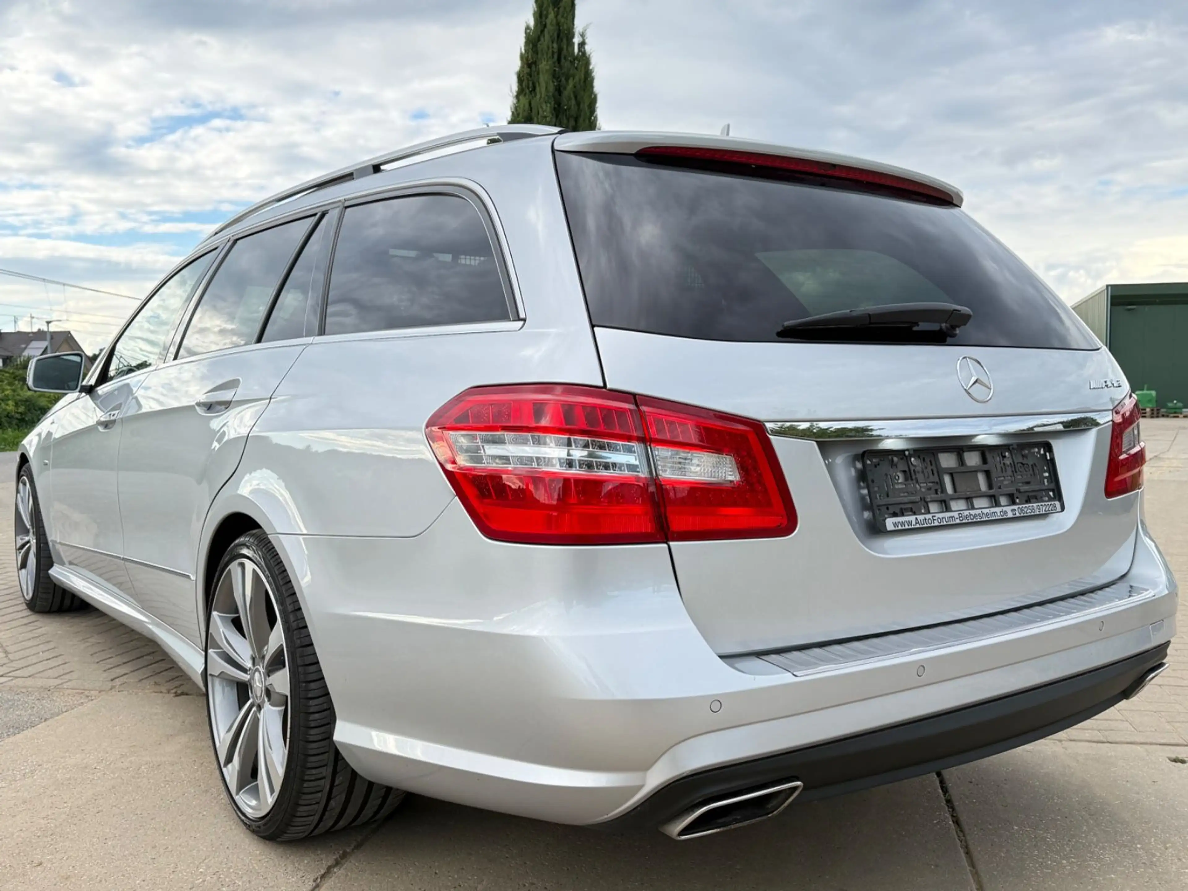Mercedes-Benz E 350 CDI*AMG PAKET*AVANTGARD*PANO*MEMORY*EL.AHK — photo 8